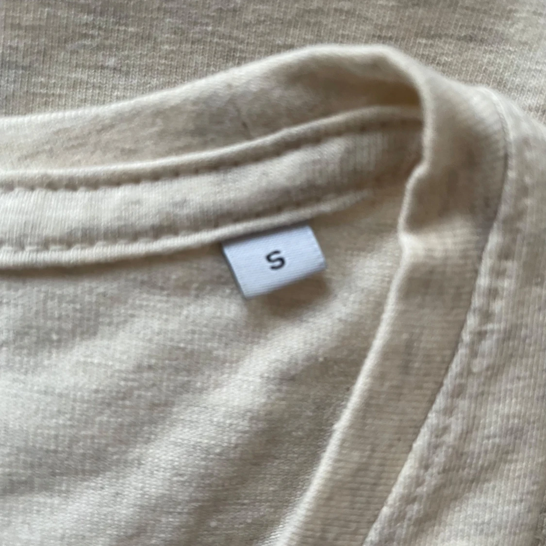 Beige t-shirt från Bläck - 91