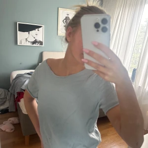 Kashmir t-shirts  - Använd få gånger, klippt i halsen