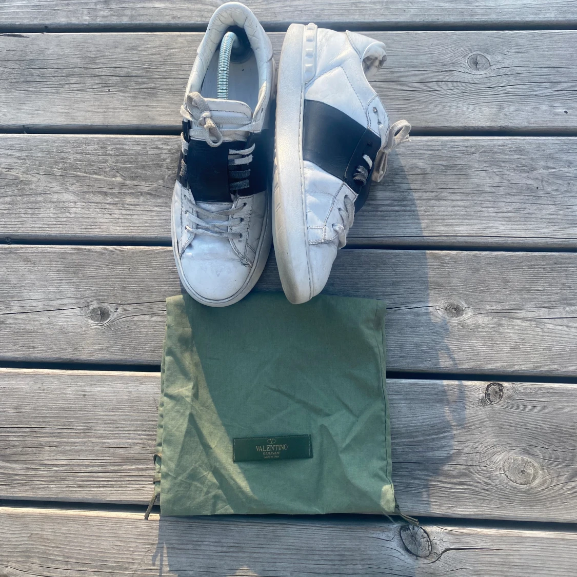 Valentino opens. - 91