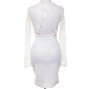 Studentklänning  - Aldrig använd. Köpt på Sellpy!