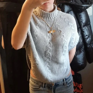 Tröja - Tröja i bra skick aldrig andvend 