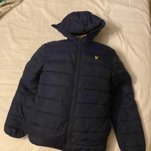 Lyle & scott jacka  - Bra skick, nästan helt ny 