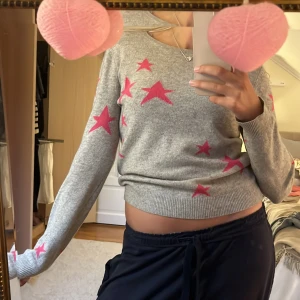 Stjärn tröja - Det är en fin sjärntröja av 100% Kashmir💗💗