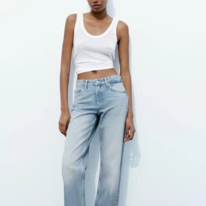 Zara jeans  - Så fina blåa Zara jeans som också säljs för att de är för små! 