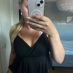 volanglinne - Jättefint kort linne med fina volangdetaljer. Från shein men ändå i ett väldigt mjukt och skönt material.