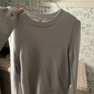 Basic blå tröja❤️ - Kan användas till många tillfällen, väldigt bra skick✨🩷