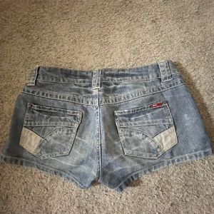 only shorts  - lågmidjade jeansshorts från only. säljer då dom är för stora för mig💕 inga defekter kan gå ner i pris vid snabb affär