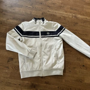 Sergio Tacchini tröja - Bra skick