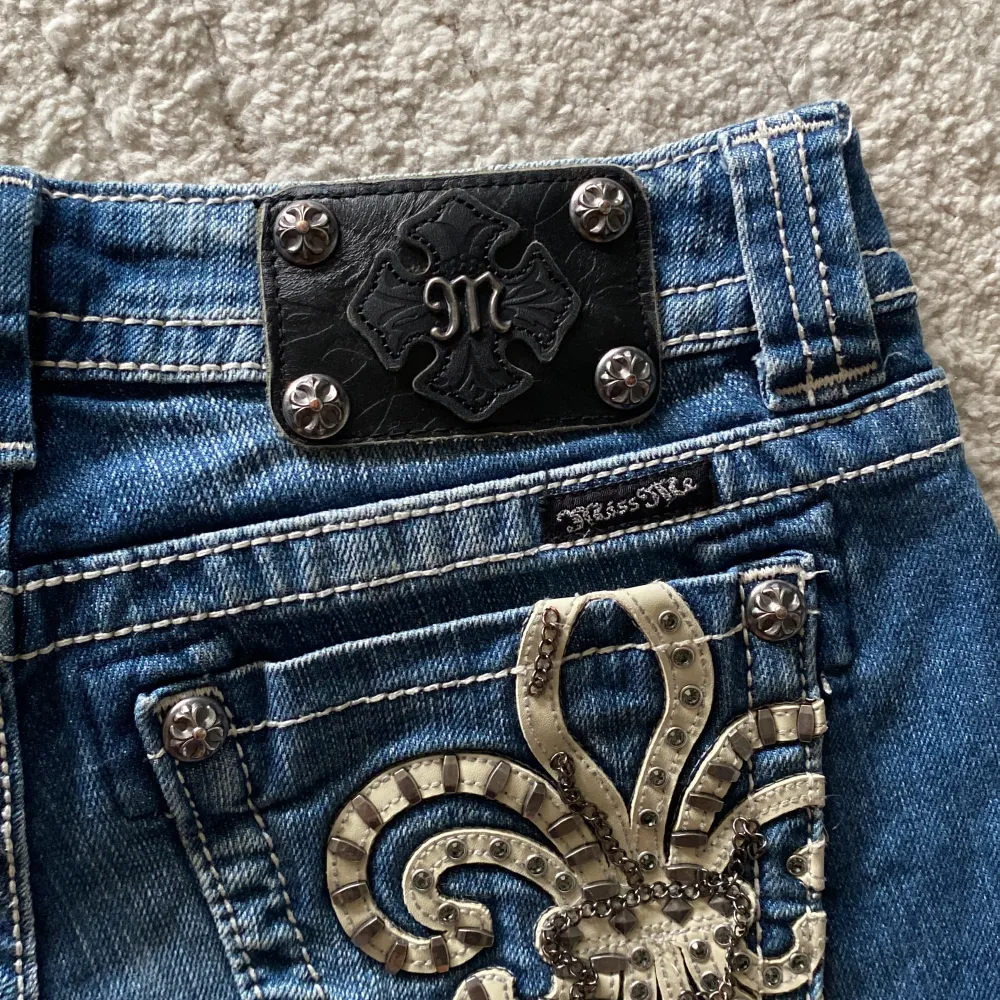 Jätte fina miss me jeans shorts som är för små, storlek 25. Köpta secondhand . Shorts.