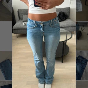 Bootcut jeans  - Bootcut jeans Strl 25  450kr