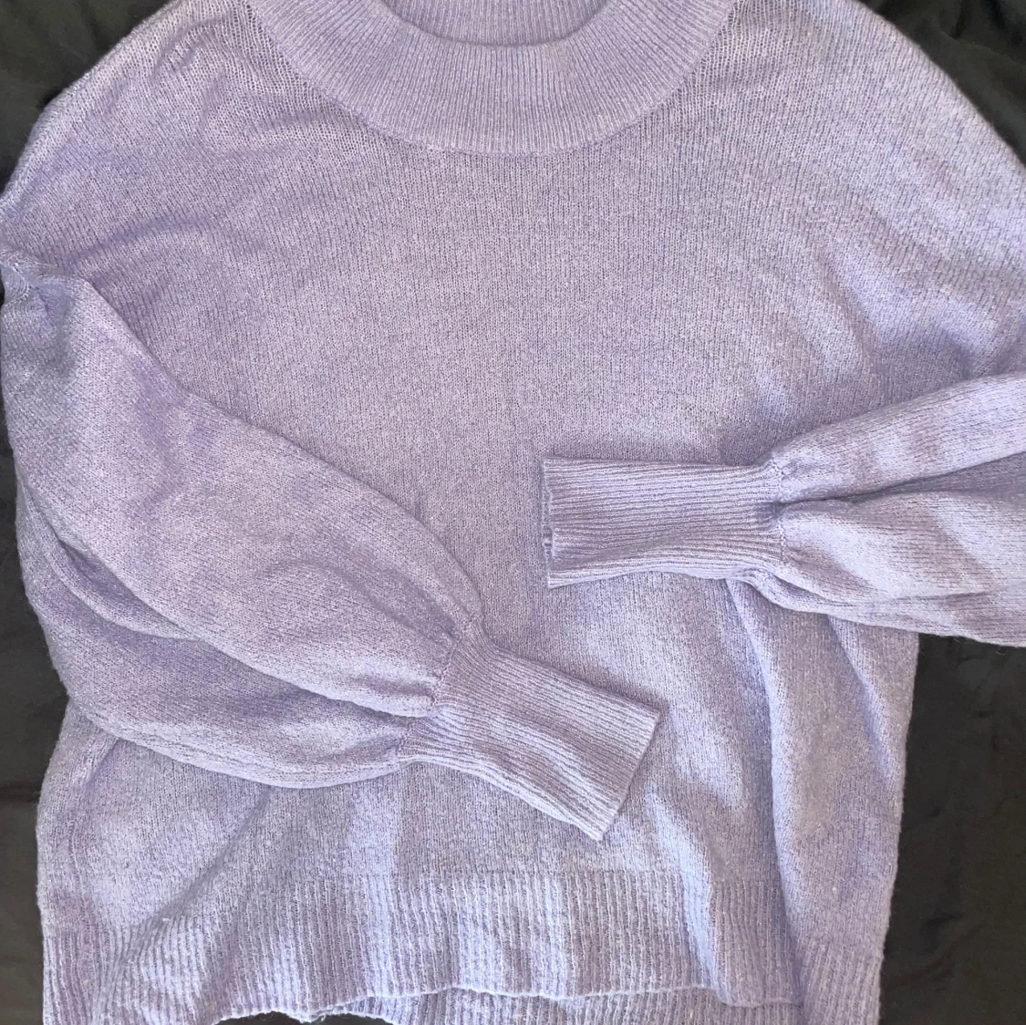 Lila stickad tröja