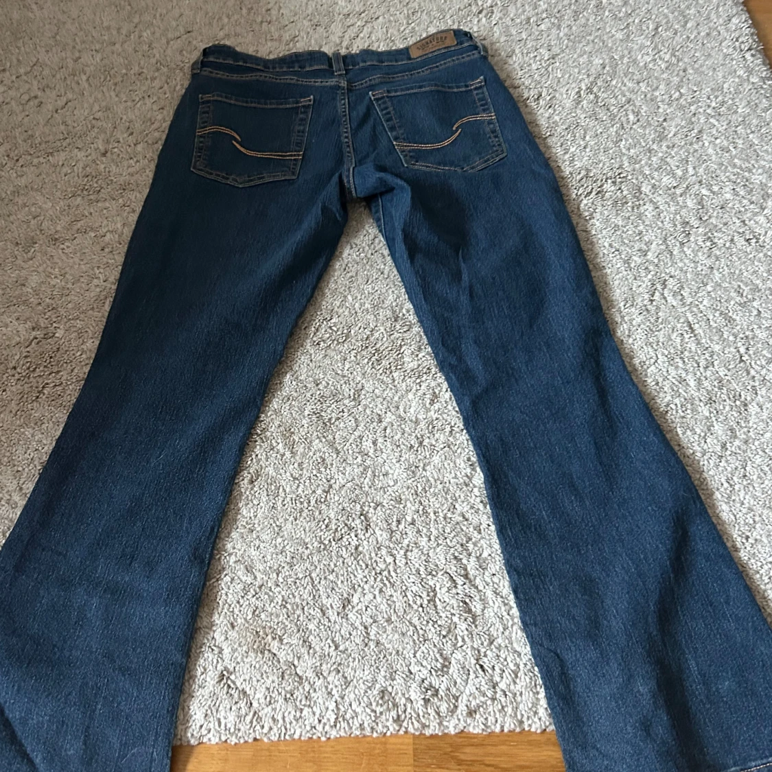 Lowrise bootcut levis jeans💕 - 90
