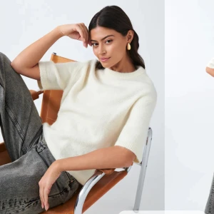 Stickad t-shirt från Gina🌟 - Säljer denna vita stickade t-shit ifrån Gina då den inte kommer till användning längre🌟 fint skick, nypris 300kr