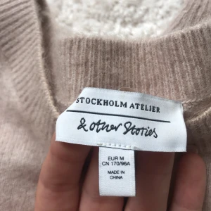 & other stories - Storlek M toppen skick. 790kr orginal pris💕