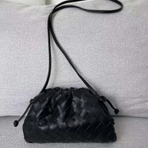 Bottega väska  - Bottega liknade väska 🩷🩷🩷🩷