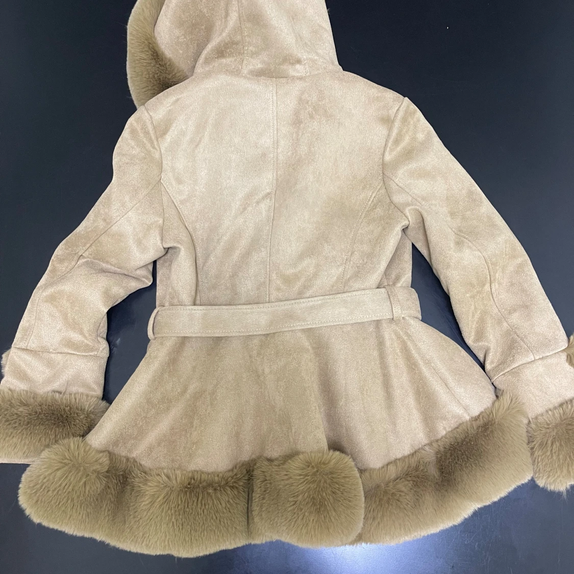 En oanvänd kappa - 90