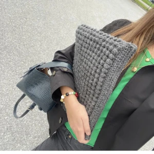 Datorfodral  - Tar beställningar av detta datorfodral! Stängs med dragkedja, kontakta mig med önskad färg vid intresse:) köparen står för frakten💗💗
