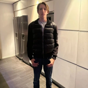 Jacka  - Superfin Bvaldi jacka som aldrig kommit till användning. Nypris 1990 säljer för 1089. Frakten ingår INTE i priset!