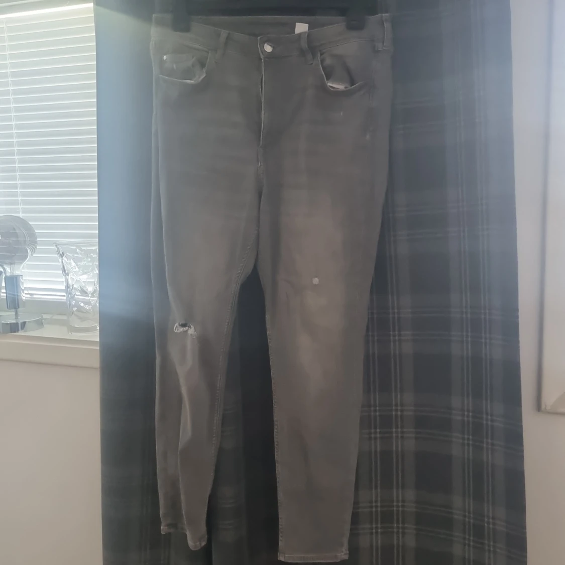 Grå super skinny jeans