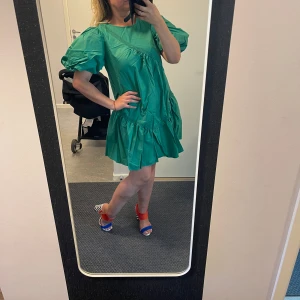 Klänning  - Helt ny