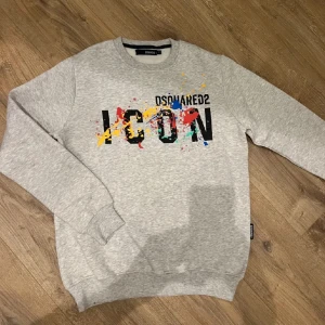  Icon sweatshirt - Storlek S men passar även M hör av dig vid frågor