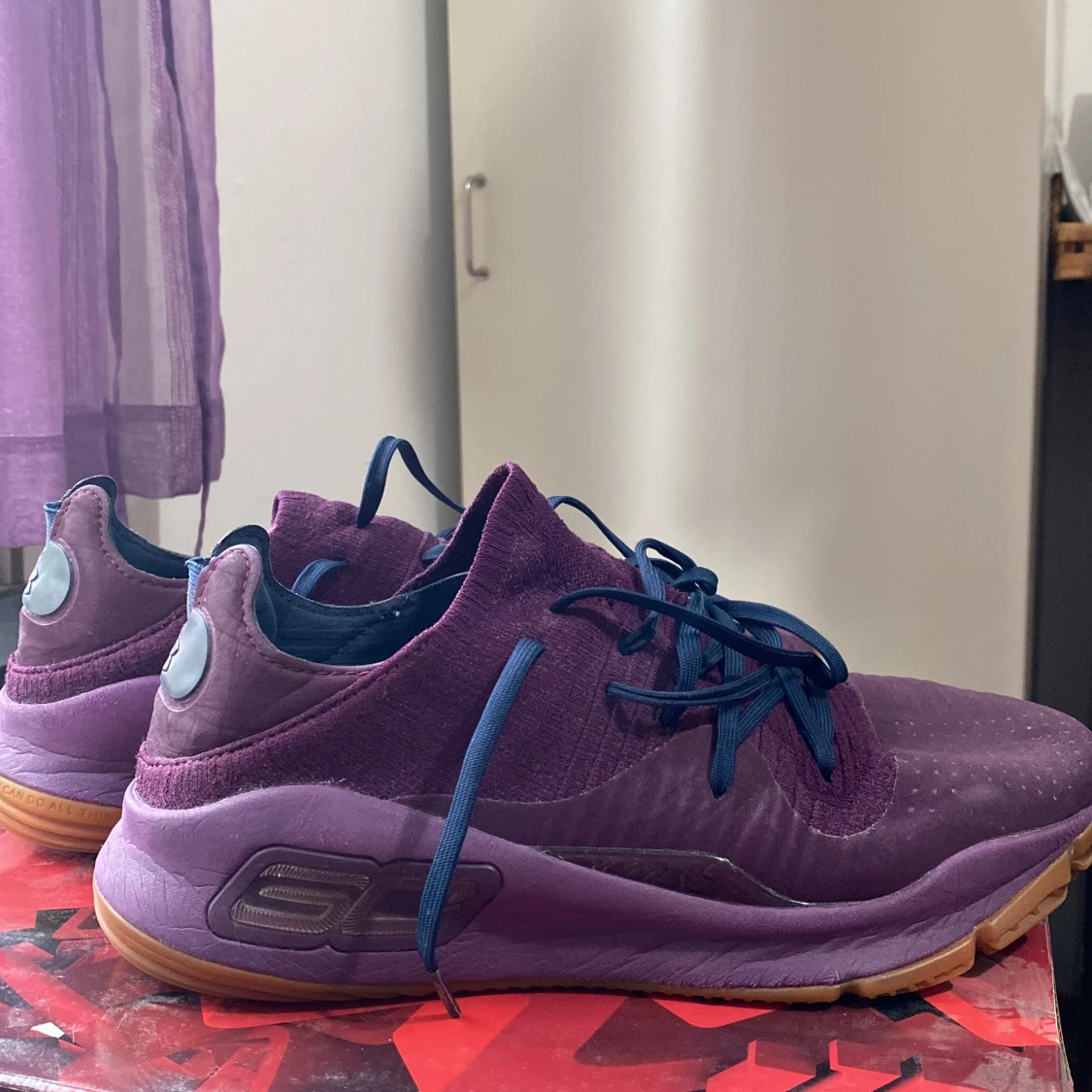 Curry lows, knappt använda (basketskor)