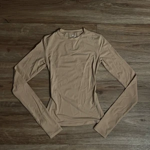 Skims long sleeve T-shirt - Oanvänd utan prislapp