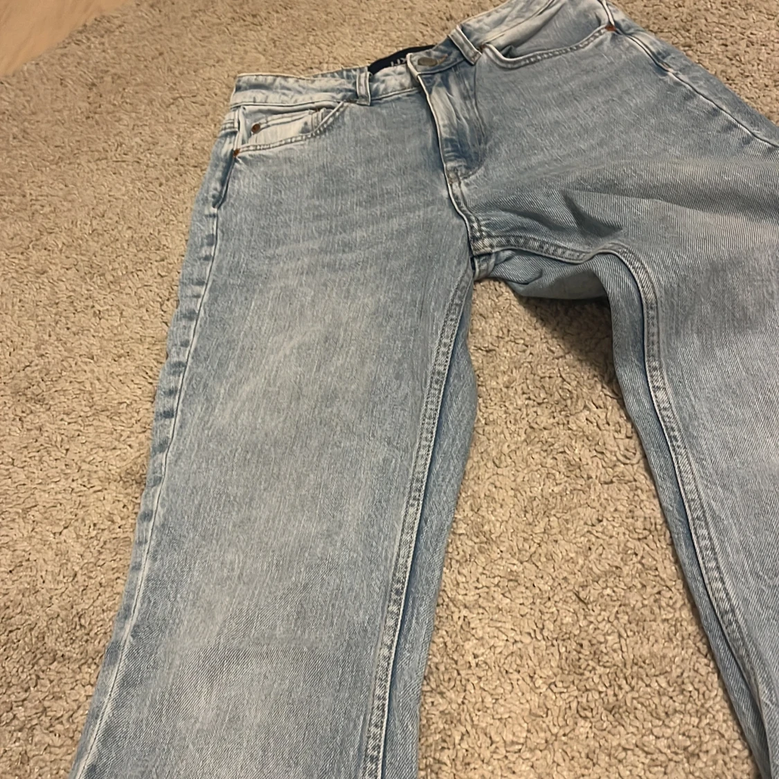 Ljusblåa bootcut jeans - 90