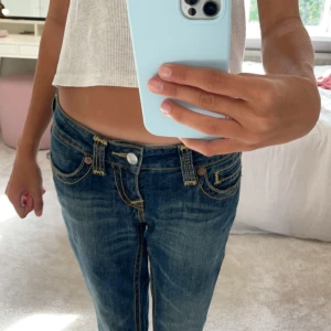 långmidjade jeans i bra skick - säljer pgr av att jag inte får användning av de💗