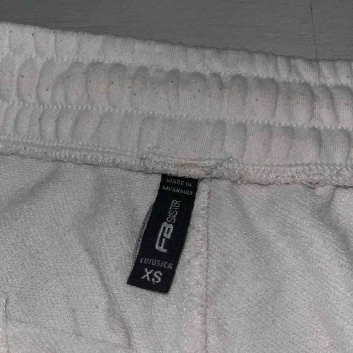 Vita mjukisbyxor  - 92