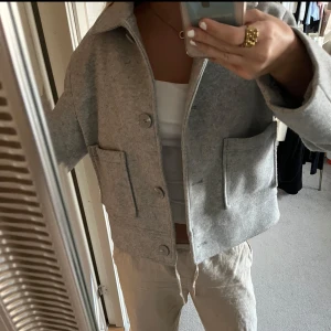 Kappa - Super fin höst kappa från lager 157. Köpt för 400kr.  Ej kommit till användning 💓💓