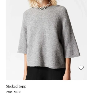 Byte till XS! - Någon som har möjlighet att byta denna & other stories tröjan i S till en i XS? Kan även sälja men helst byte. 