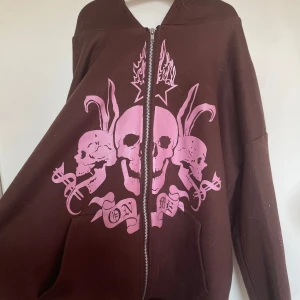 Zip Up Hoodie - sparsamt använd, finns ingen storlek men gissar på S-M