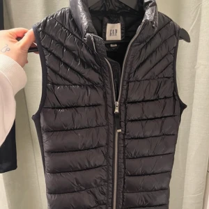 Väst från GAP - Snygg väst frpn GAP