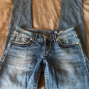 lågmidjade miss me jeans  - säljer dessa jätte lågmidjade miss me jeans pågrund av att dom bara tar plats i min garderob, aldrig använda och i bästa skicket💗 