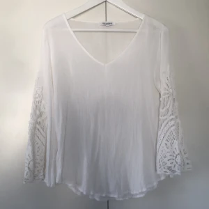 Söt blus - Super söt blus som tyvärr är förstor för mig, använd ett få tal gånger inköpt ny för runt 900kr