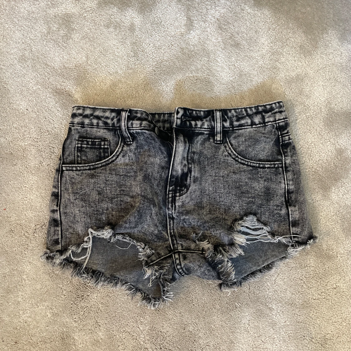 Gråa jeans shorts 