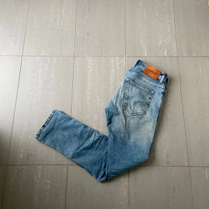 Replay Grover Jeans  - Säljer nu dessa blåa replay jeans, skriv för fler bilder/frågor🙌🏼