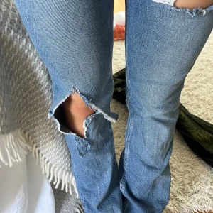 Coola bootcut jeans med hål - Coola bootcut jeans med hål i🩵🩵🩵