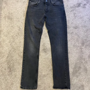 Nudie jeans - Säljer nudie jeans i bra skick. Köptes nya på Nk. W32 L32