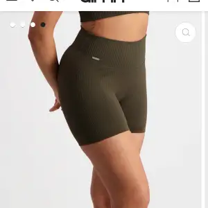 Säljer dessa Aimn shorts som inte kommer till användning. Skriv privat om fler frågor eller bilder. 💚