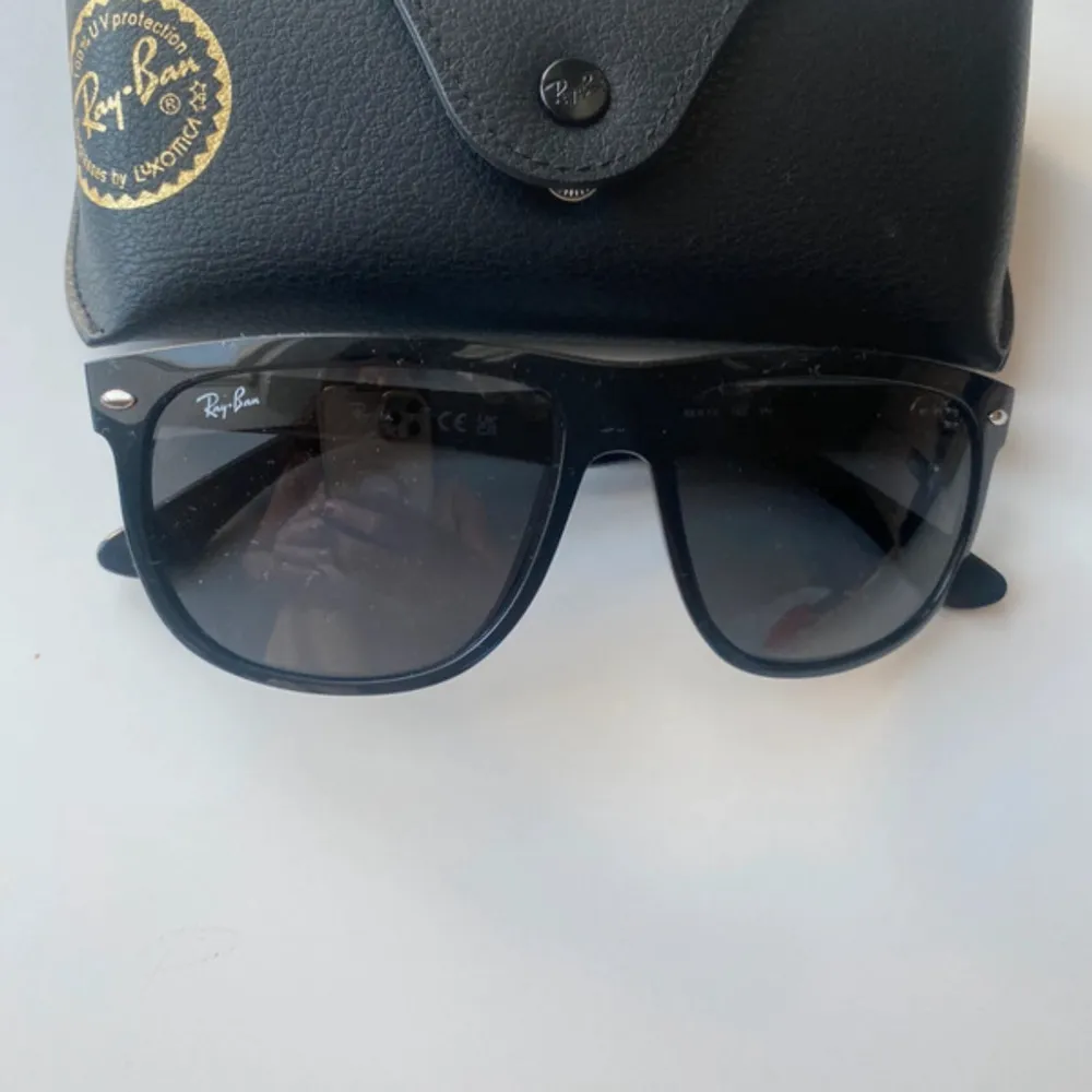 Rayban boyfriend 601/87 56-15 Perfekt skick. Övrigt.