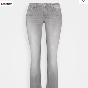 Ltb jeans - Grå ltb jeans i modell valerie! Helt slutsålda.💞 Har lite slitage vid innerlåret men inget som syns.