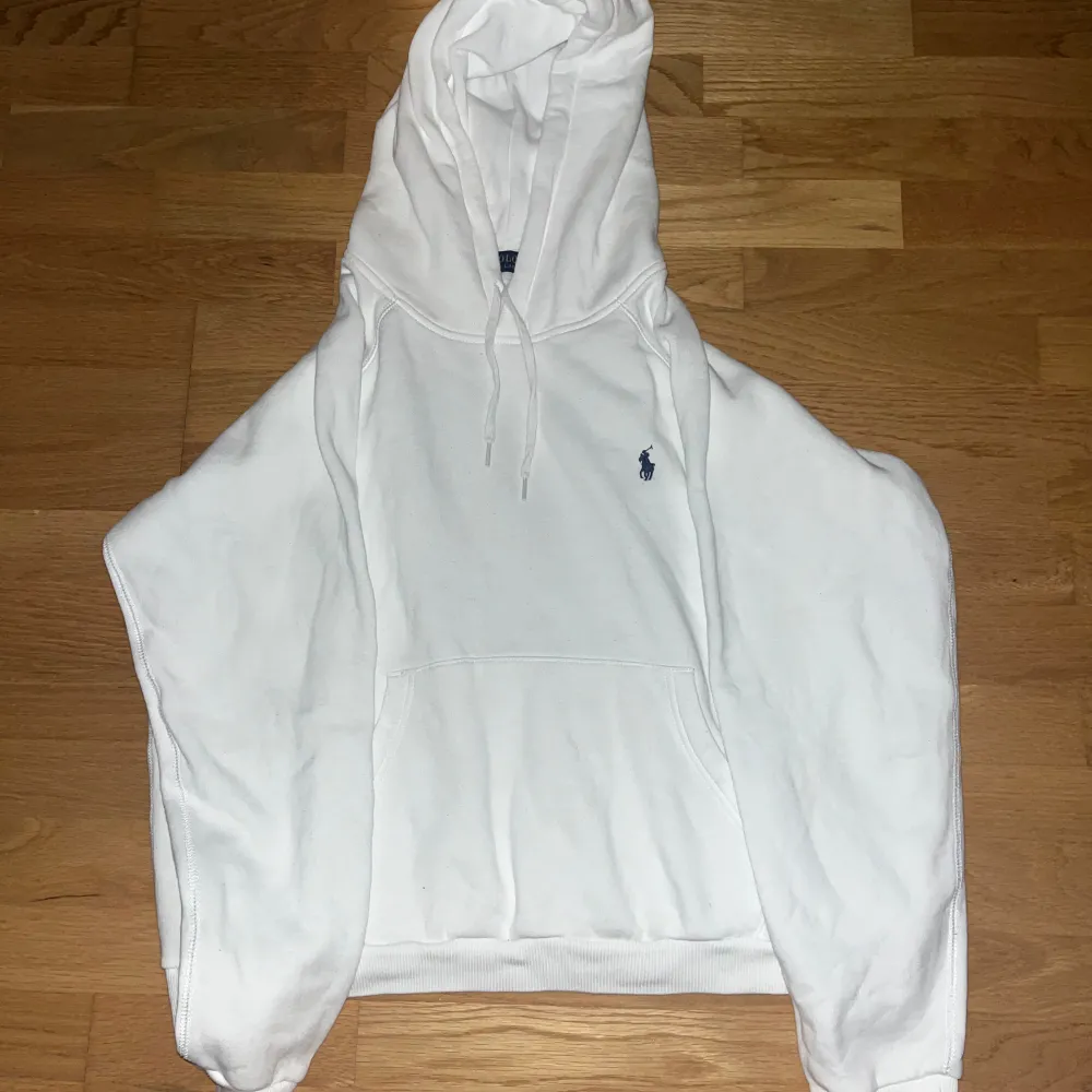 Polo Ralph lauren huvtröja dam. Storlek XXL skick 9/10 inga defekter . Hoodies.