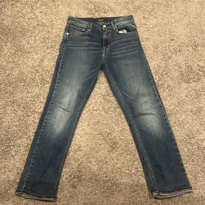 Replay jeans - Säljer dessa Replay jeans för att dem är för små i modellen thad