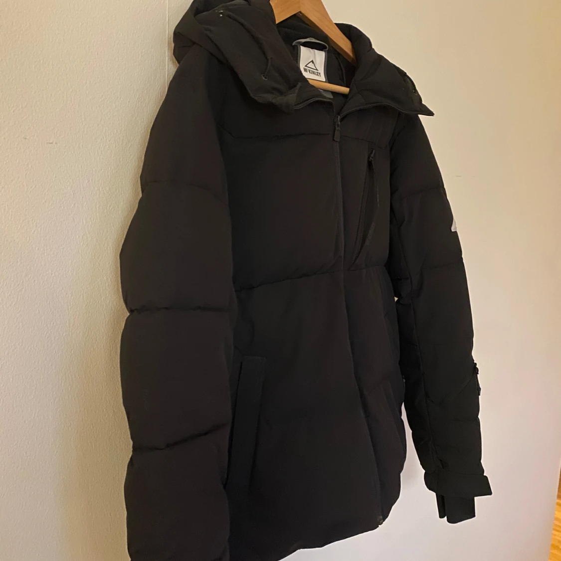 Svart pufferjacka från McKinley - 90