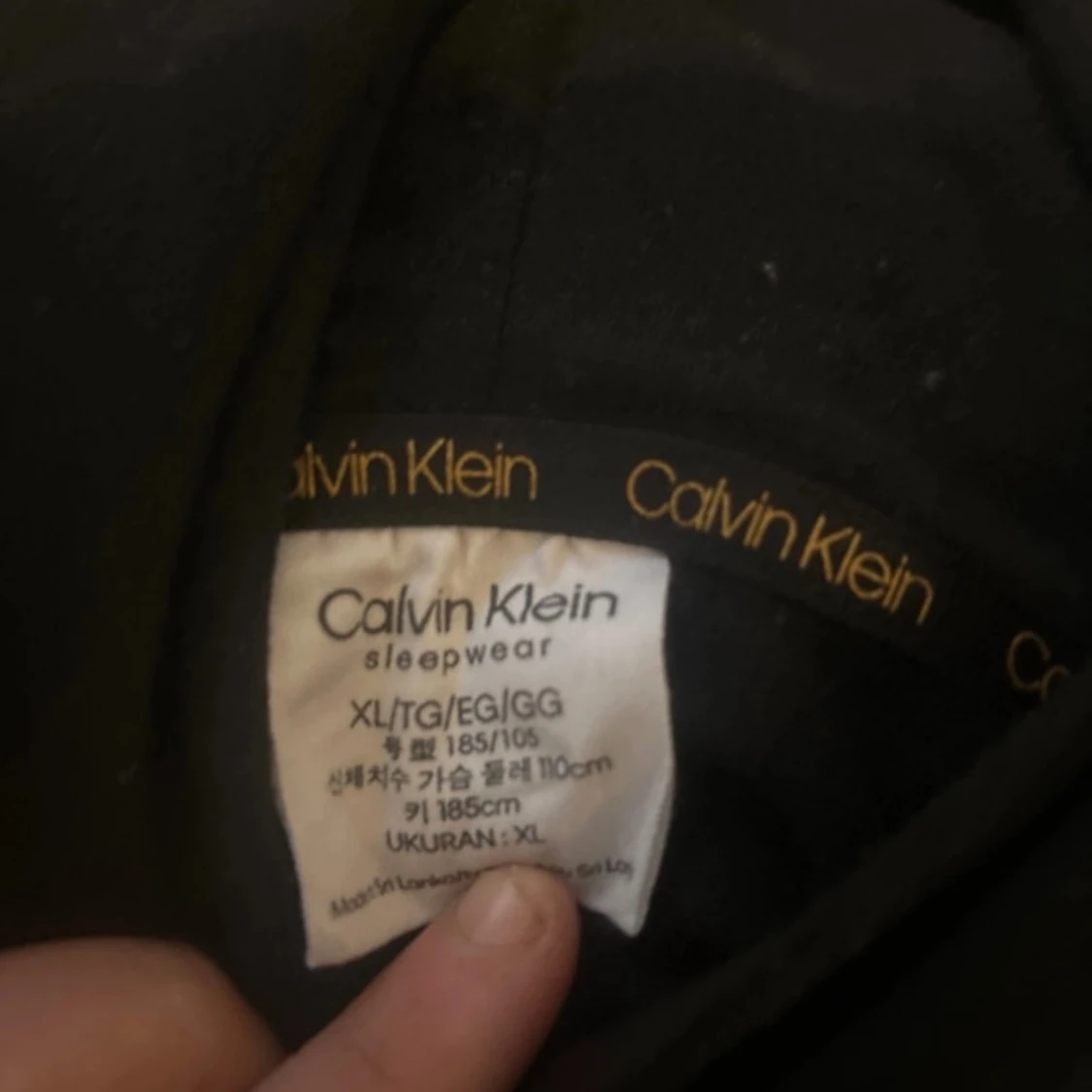 Svart hoodie från Calvin Klein - 90