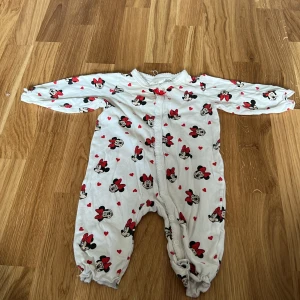 Pyjamas - Pyjamas med Mimmi pigg i storlek 62 från H&M