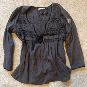 Odd Molly blus - Jättefin blus från Odd Molly. Köpt på plick men passade tyvärr inte. Storlek 1 motsvarar S