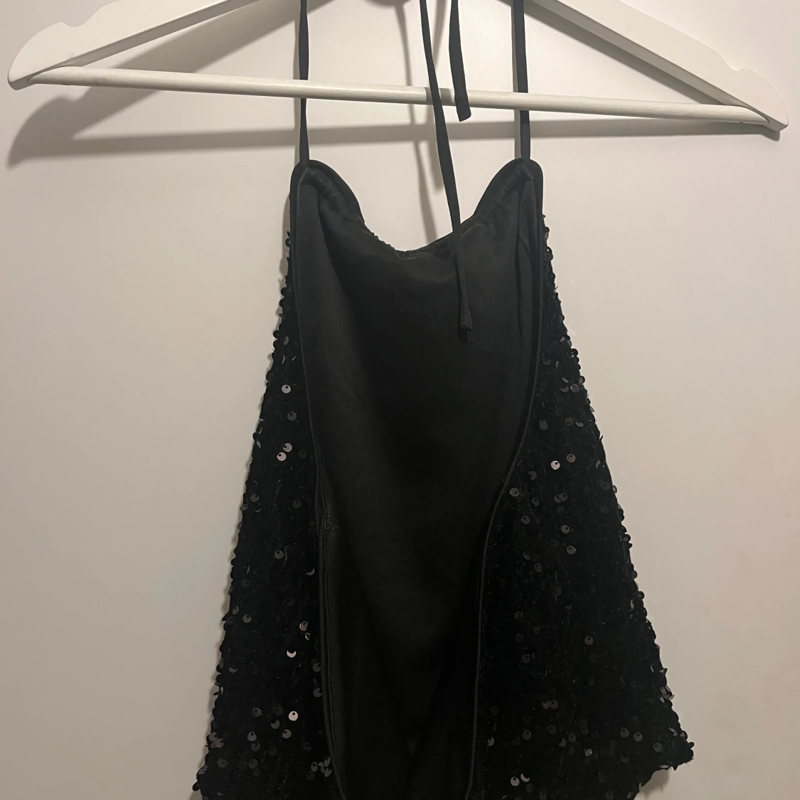 Svart paljettopp  - 91